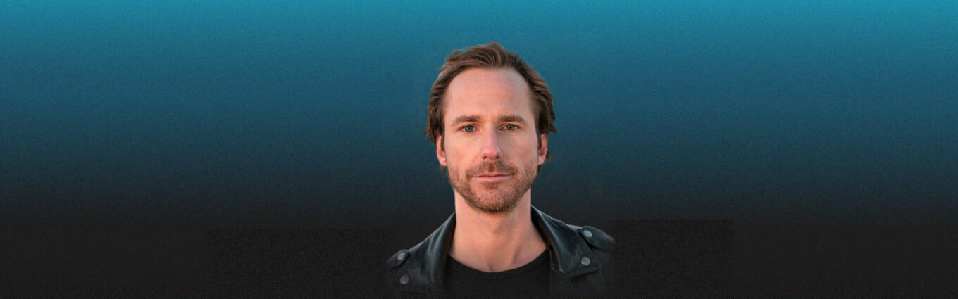 Valentijn van Santvoort Holie | Wayne Parker Kent The Brief